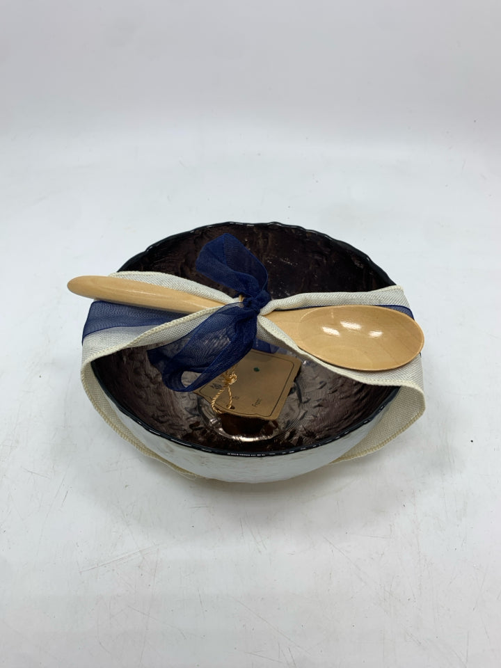 SILVER/PINK ETCHED BOWL W/RIBBON AND SPOON.