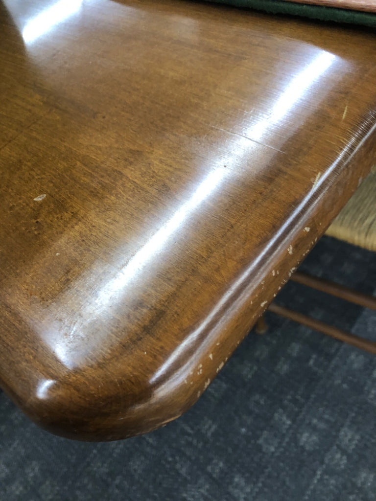 VTG STYLE LIGHT-WOOD DINING ROOM TABLE W/LEAF & 6 CHAIRS.