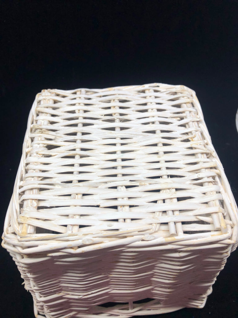 WHITE WICKER BASKET W HANDLES.