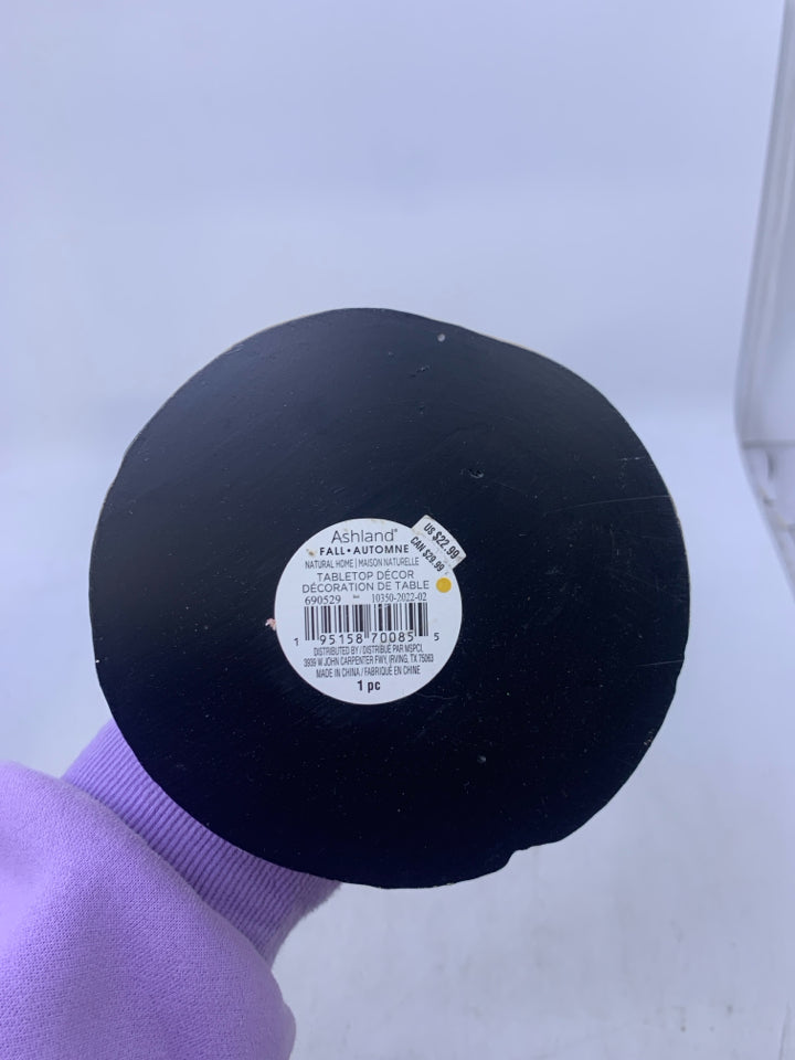 FAUX WOOD PILLAR W/ CARVINGS ROUNDED TOP DESK DECOR.