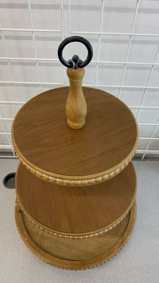 3-TIER WOODEN SERVER W/TEXTURED RIM.