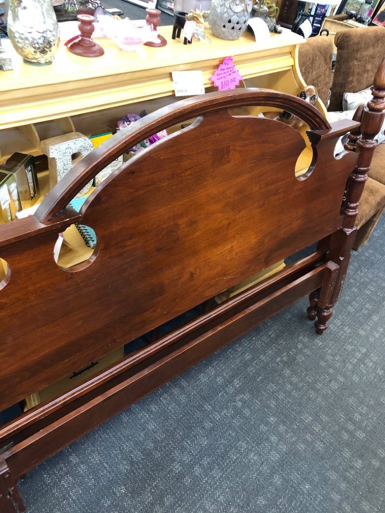 CHERRY WOOD QUEEN SIZE BED FRAME HEADBOARD & FOOTBOARD.
