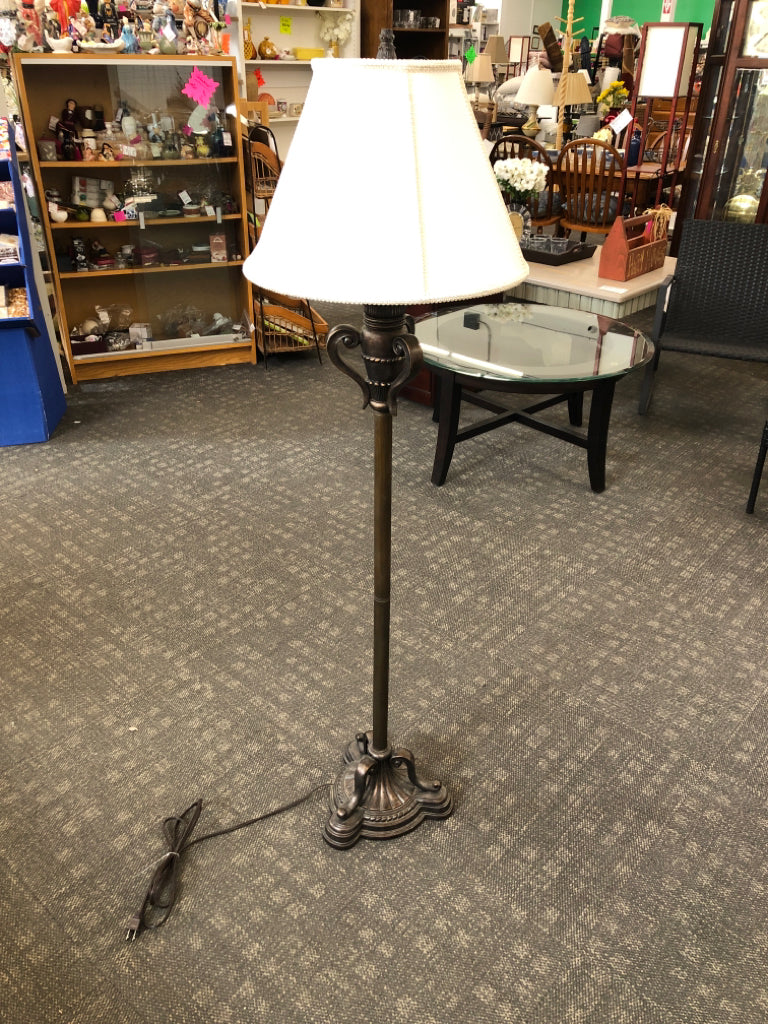 VTG BRUSHED METAL FLOOR LAMP W/RIBBON TRIM.