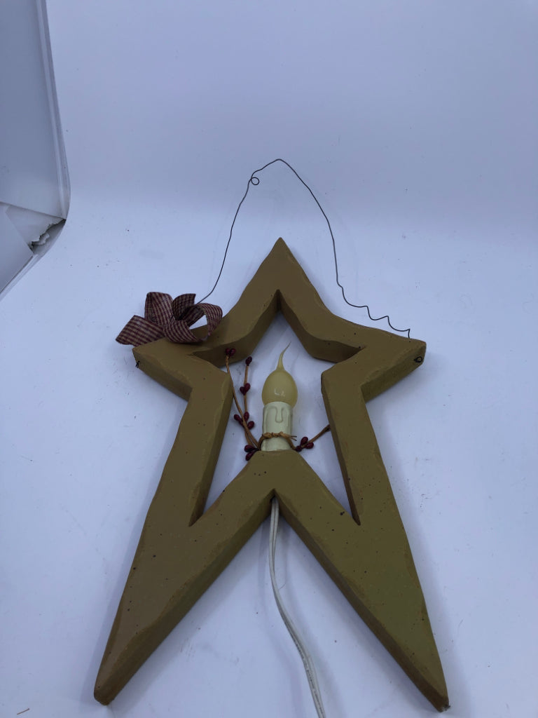 PRIMITIVE STAR LIGHTED WALL HANGING.