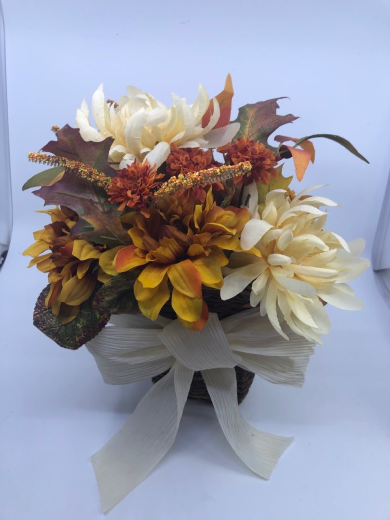 FALL FLOWERS IN BASKET WALL DECOR/DOOR HANGING.