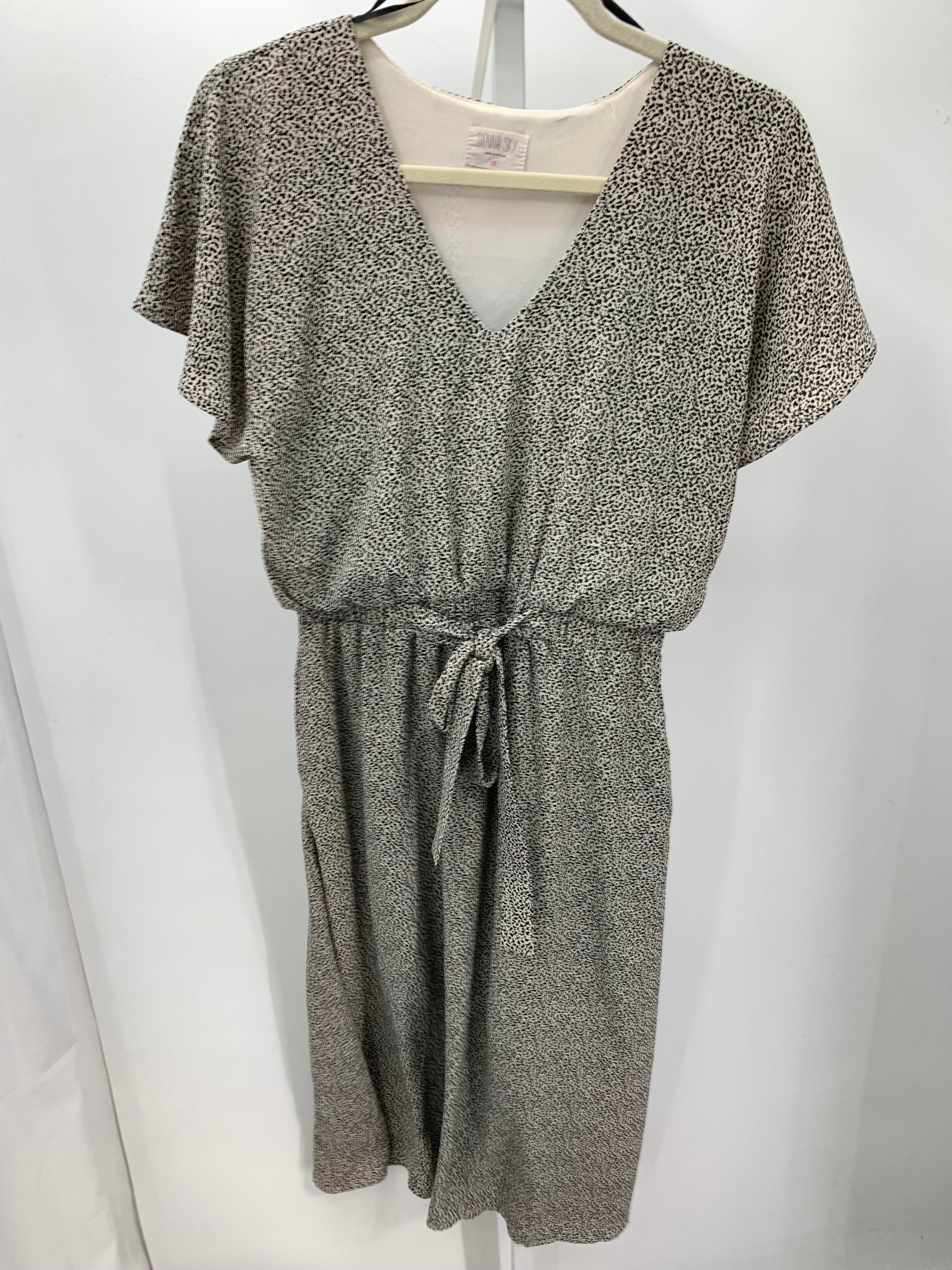 Size Medium Juniors Short Sleeve Dress