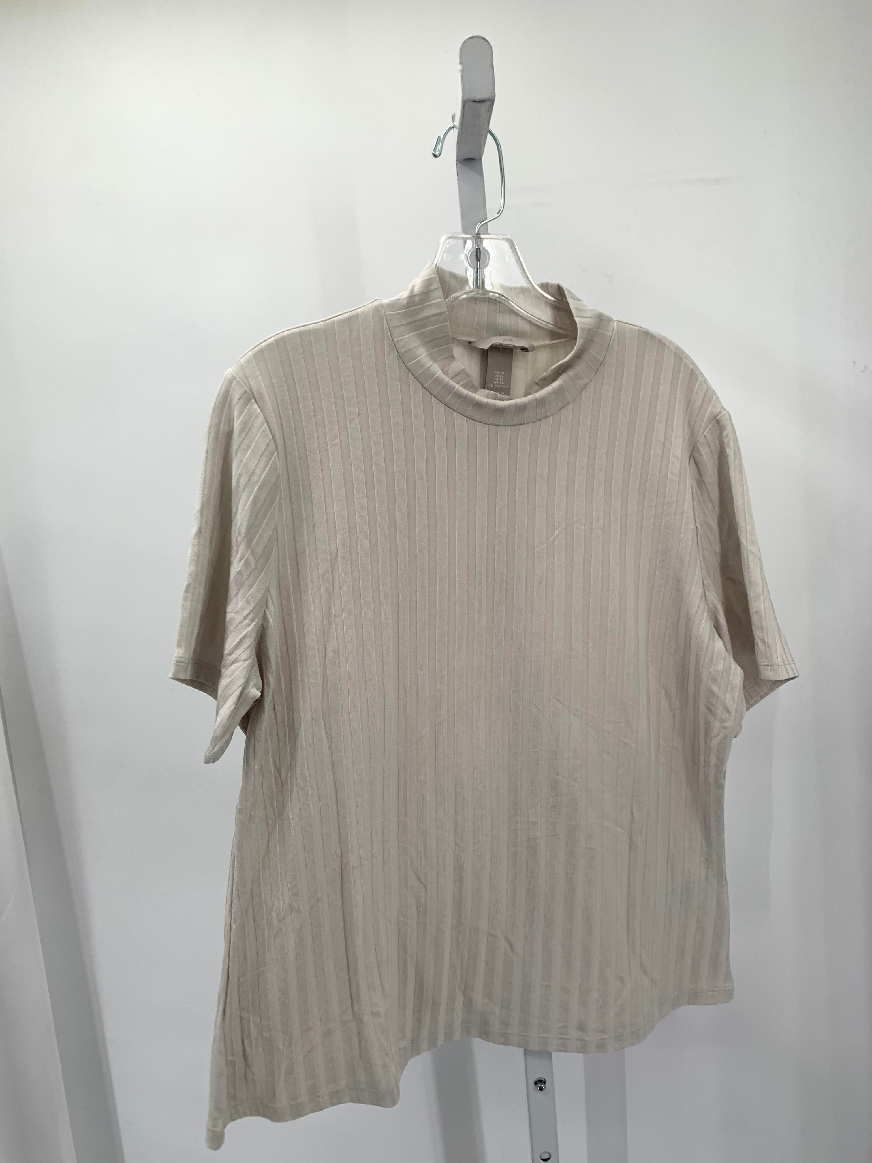 H&M Size Extra Large Misses Short Sleeve Shirt