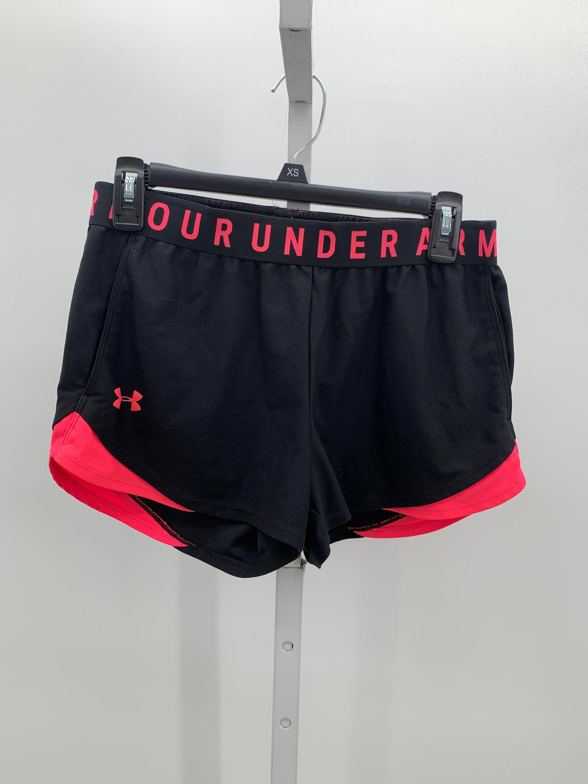 Under Armour Size Small Misses Shorts