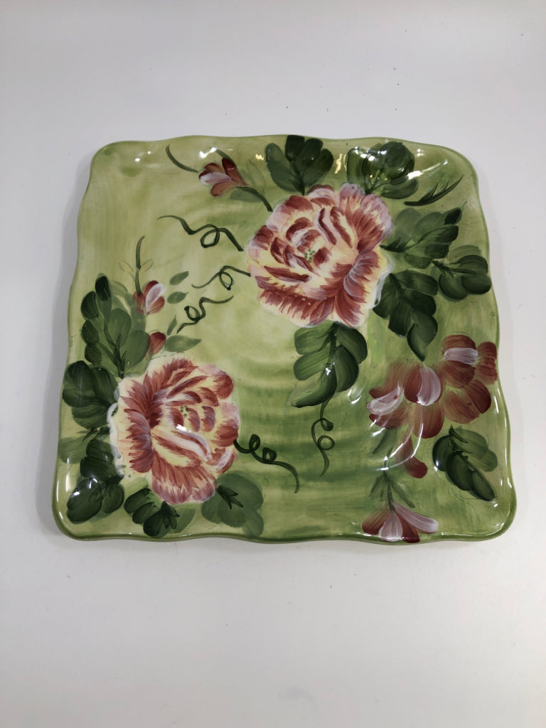 ENGLISH ROSE SQUARE SERVING PLATE W/RUFFLE EDGE.