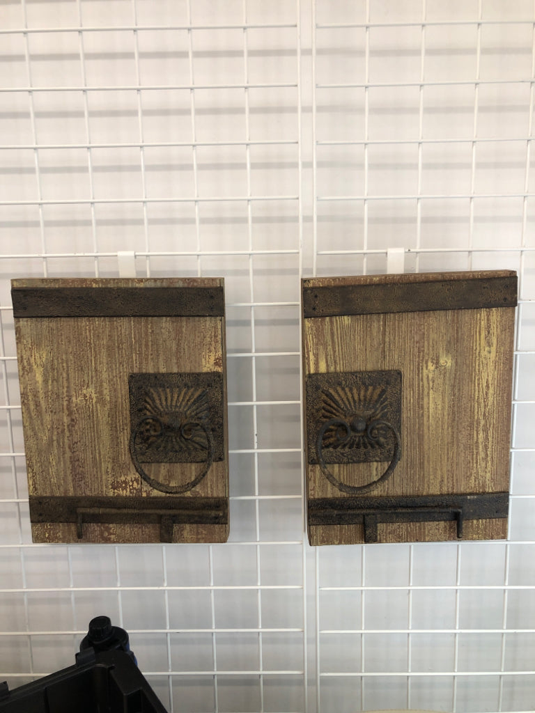 2 PC RUSTIC WOODEN METAL DOOR PULL WALL HANGING.