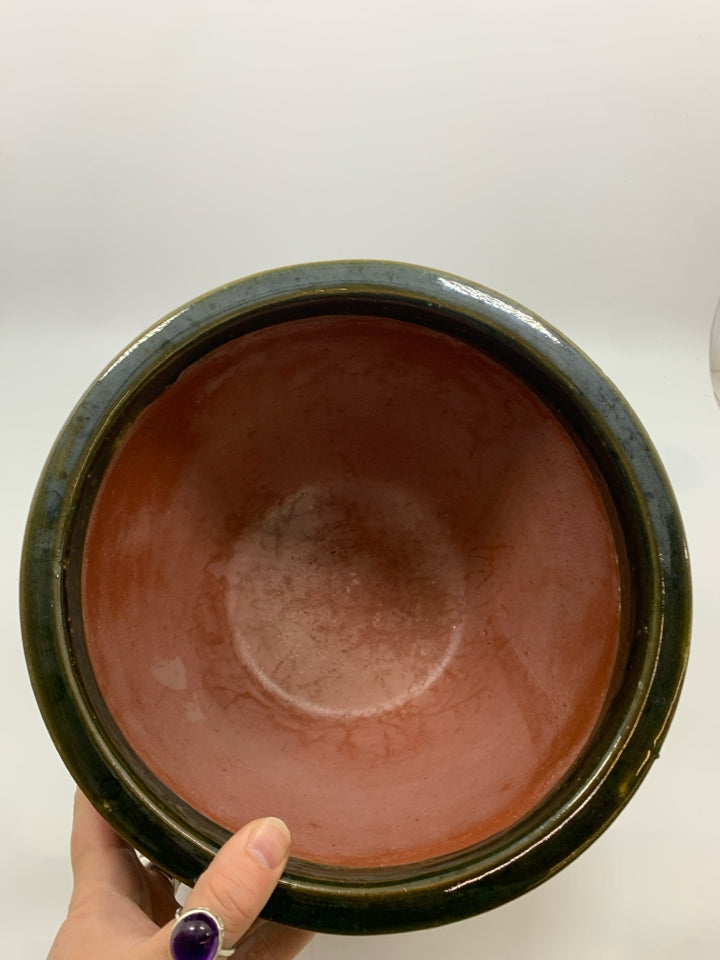 LEAF EMBOSSED POTTERY PLANTER.
