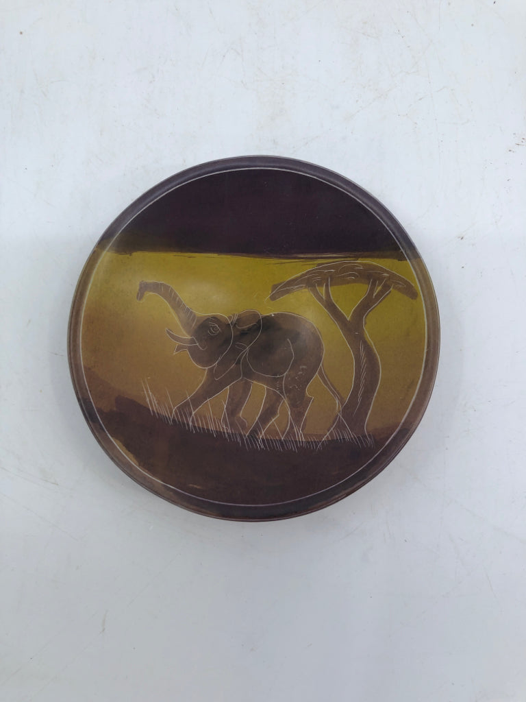 SMALL CARVED ELEPHANT BOWL.