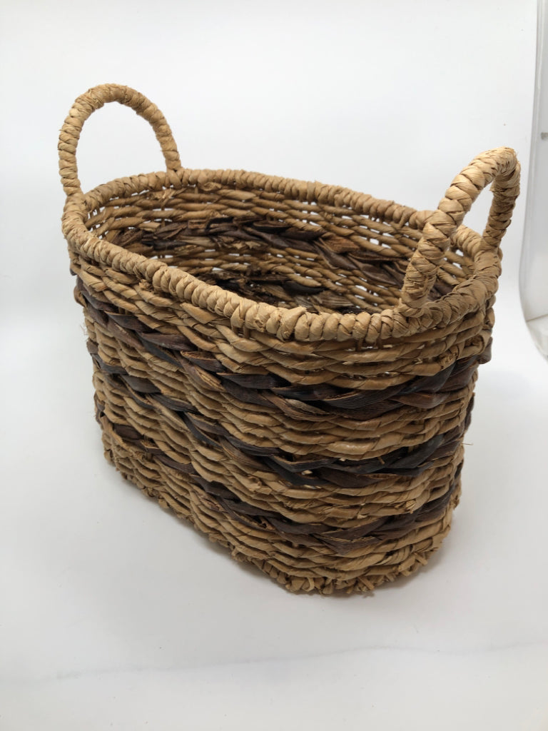 SM 2-TONED WICKER BASKET.