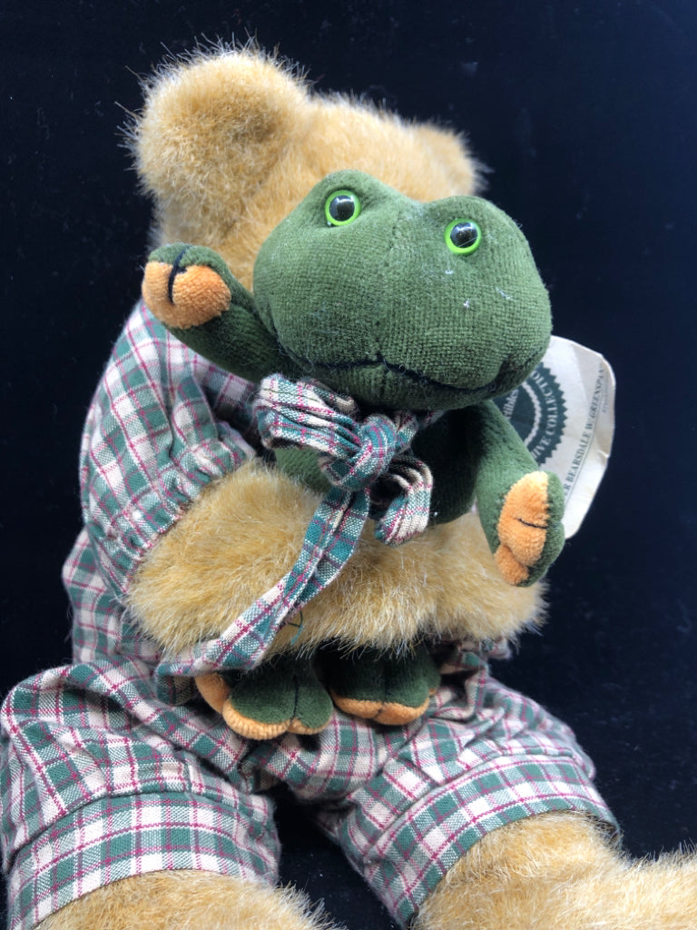 BOYDS BEAR HUNTER BEARSDALE W GREENSPAN- FROG.