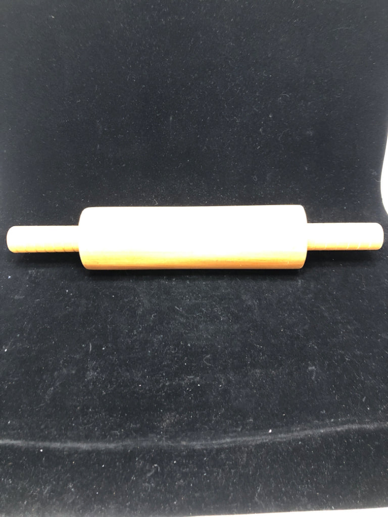 WOODEN ROLLING PIN.