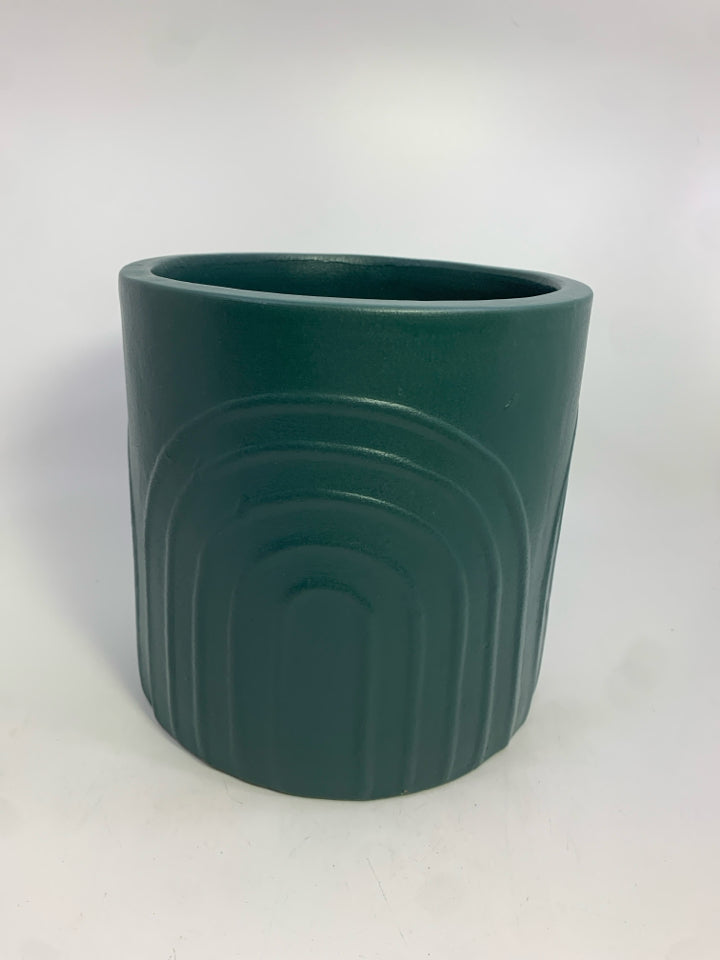 HEAVY BLUE PLANTER W/RIBBED LINES.