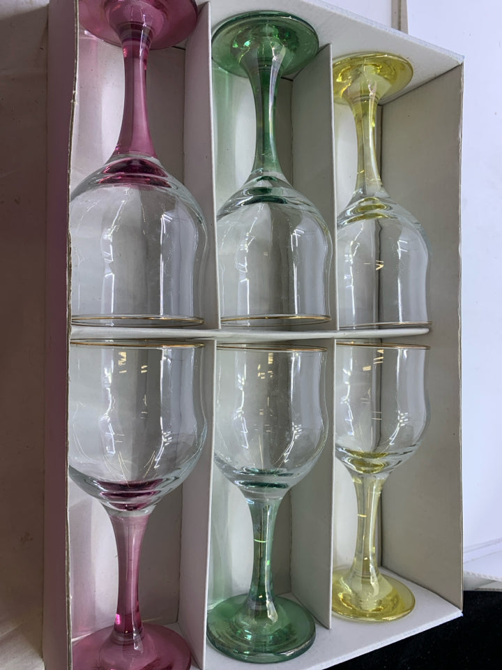 NIB 6 COLORED STEMS WINE GLASSES W GOLD RIM.