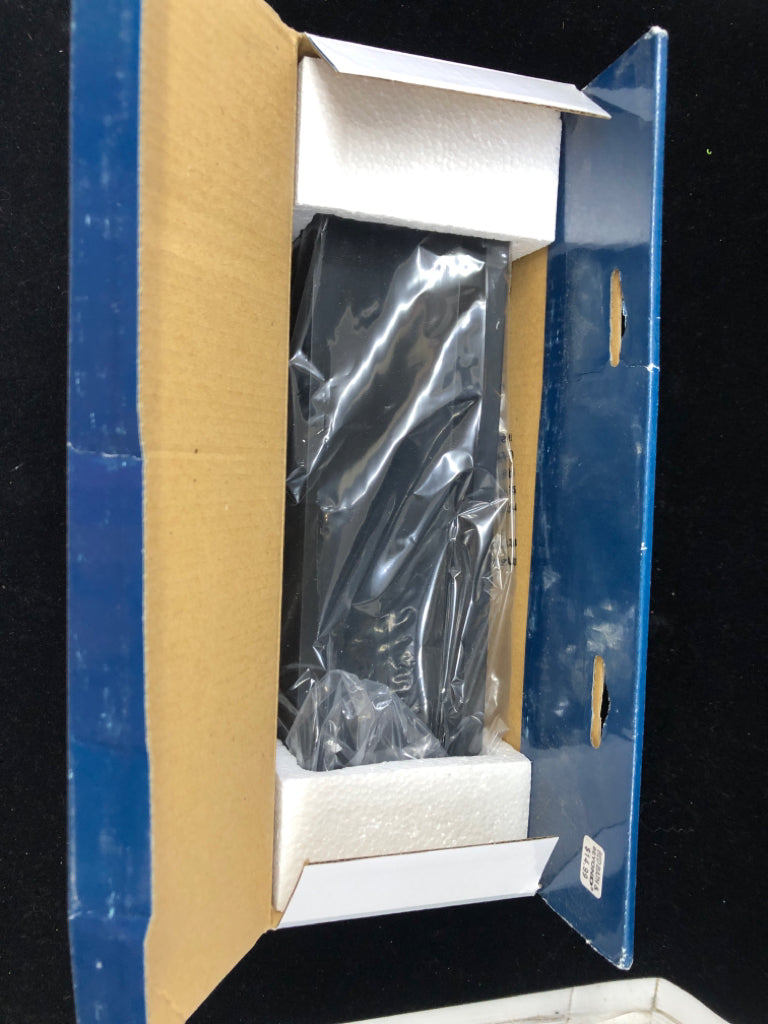 NIB MAIL CENTER W/KEY HOOKS.