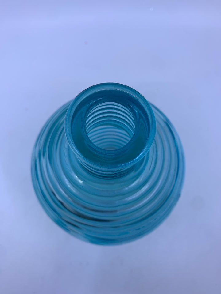 BLUE RIBBED VASE.