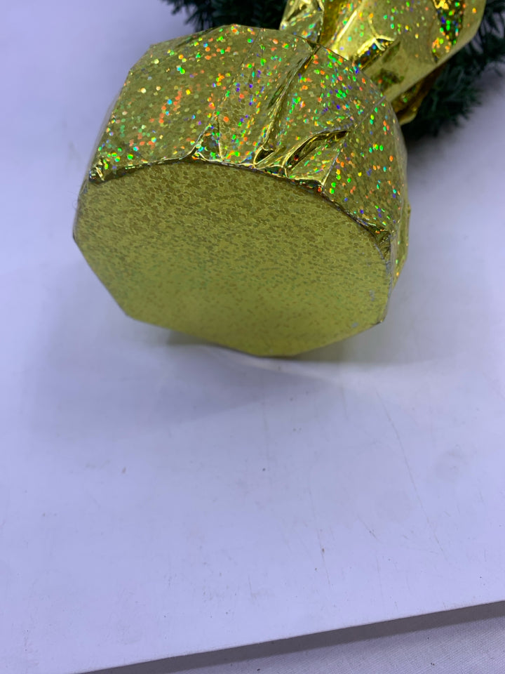 MINI CHRISTMAS TREE.