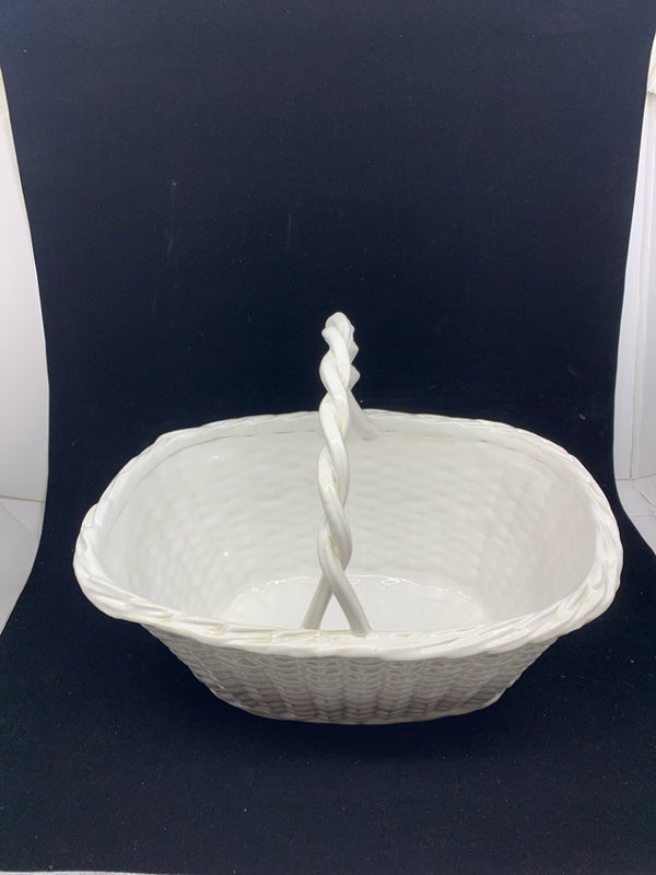 WHITE CERAMIC BASKET.