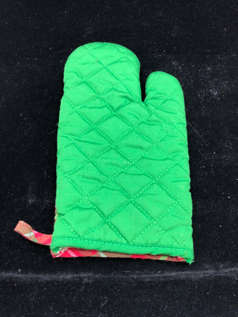 WARM HEARTS HOT COOKIES OVEN MITT.
