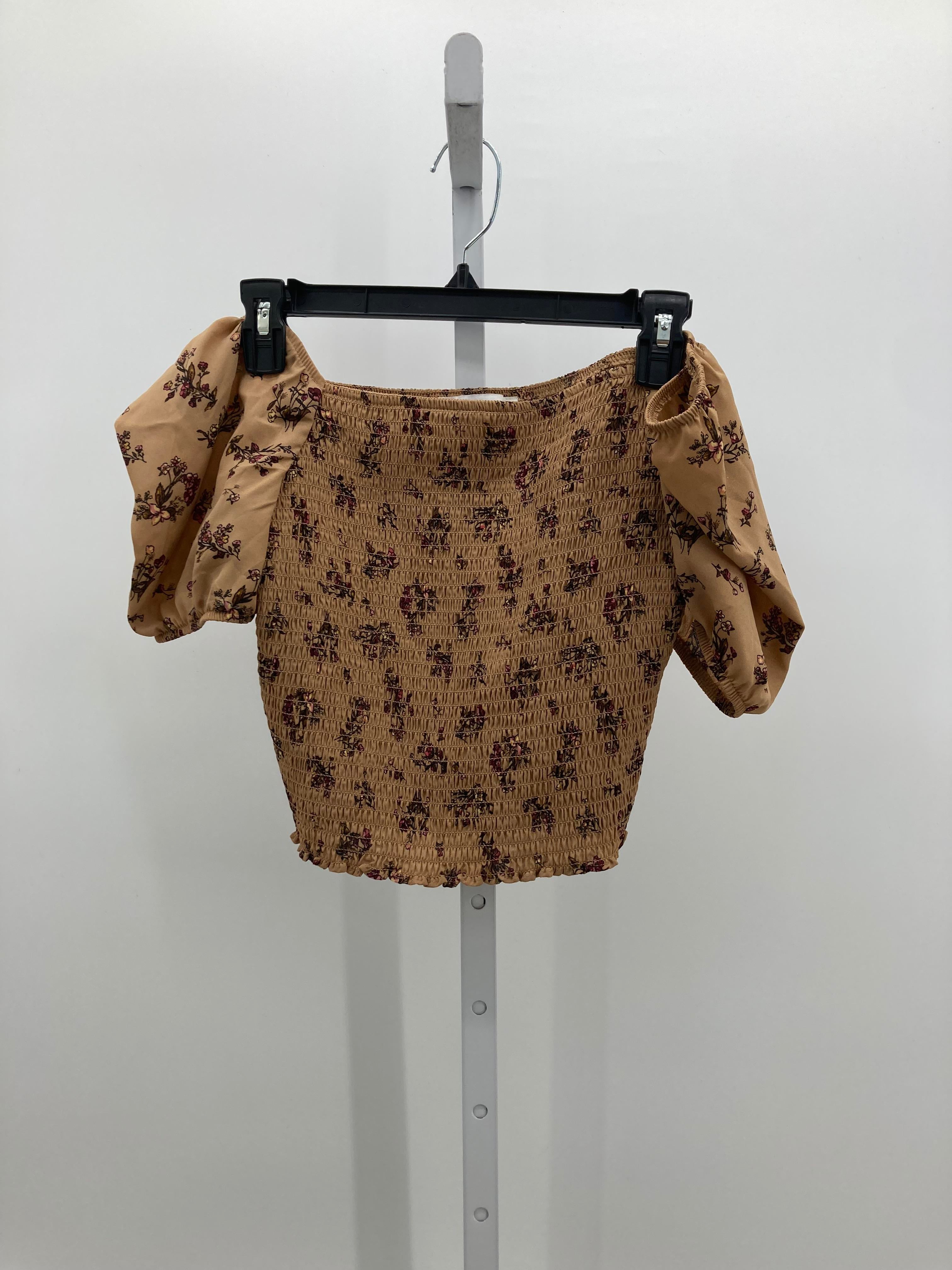 Size Small Juniors Short Sleeve Shirt