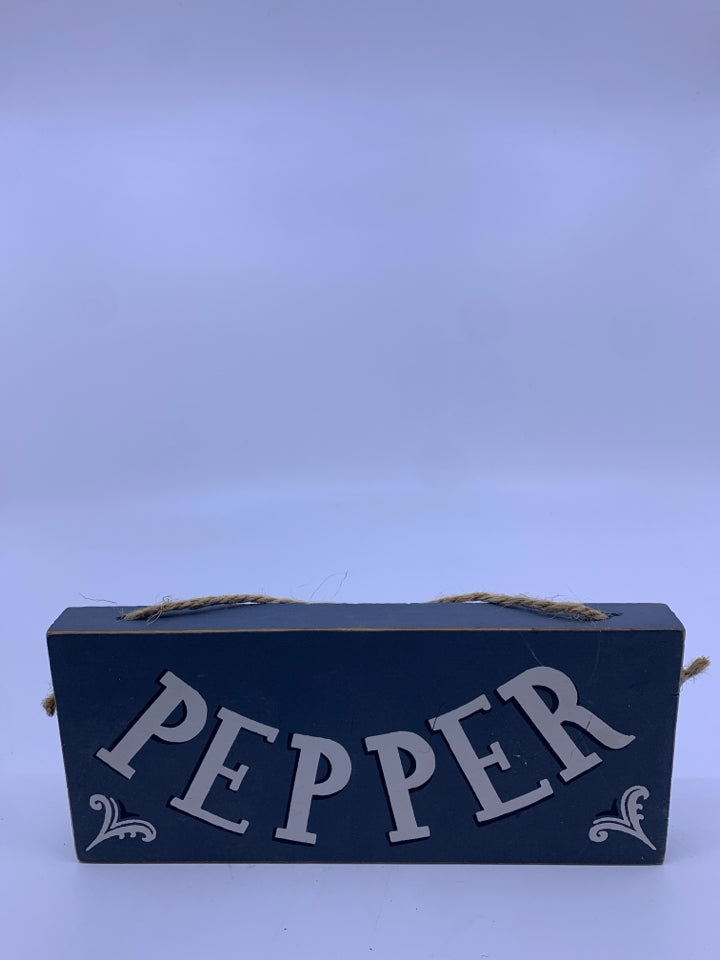 BLUE PEPPER WALL HANGING.