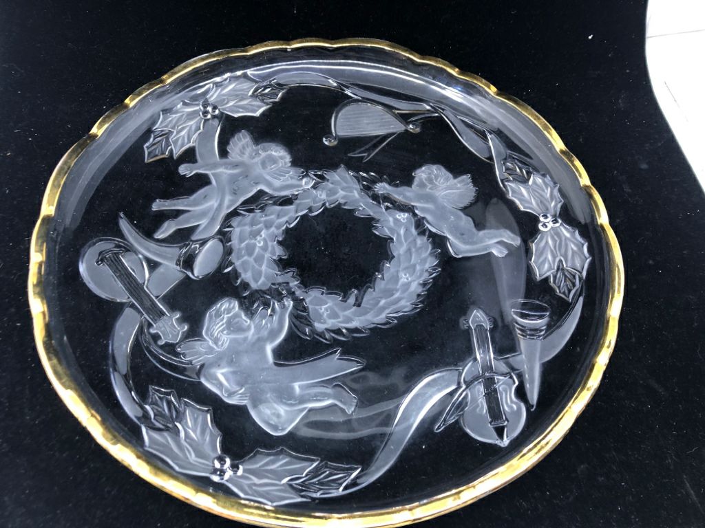 GLASS WITH GOLD RIM SERVER FROSTED ANGELS.
