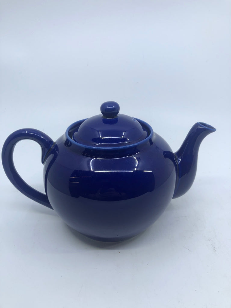 BLUE TEAPOT WITH CERAMIC INFUSER.