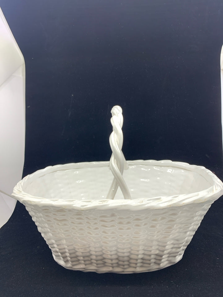 WHITE CERAMIC BASKET.