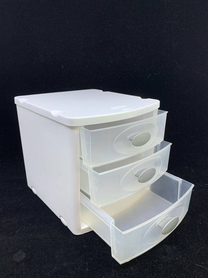 SMALL 3 DRAWER PLASTIC STORAGE.