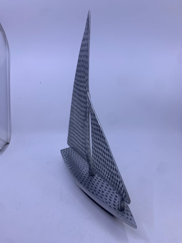 SILVER METAL HAMMERED SAILBOAT.