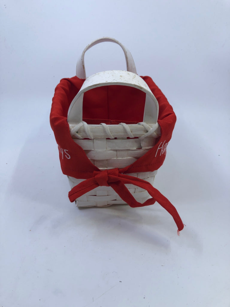 HAPPY HOLIDAYS SNOWMAN W RED LINER BASKET AND HANDLES.