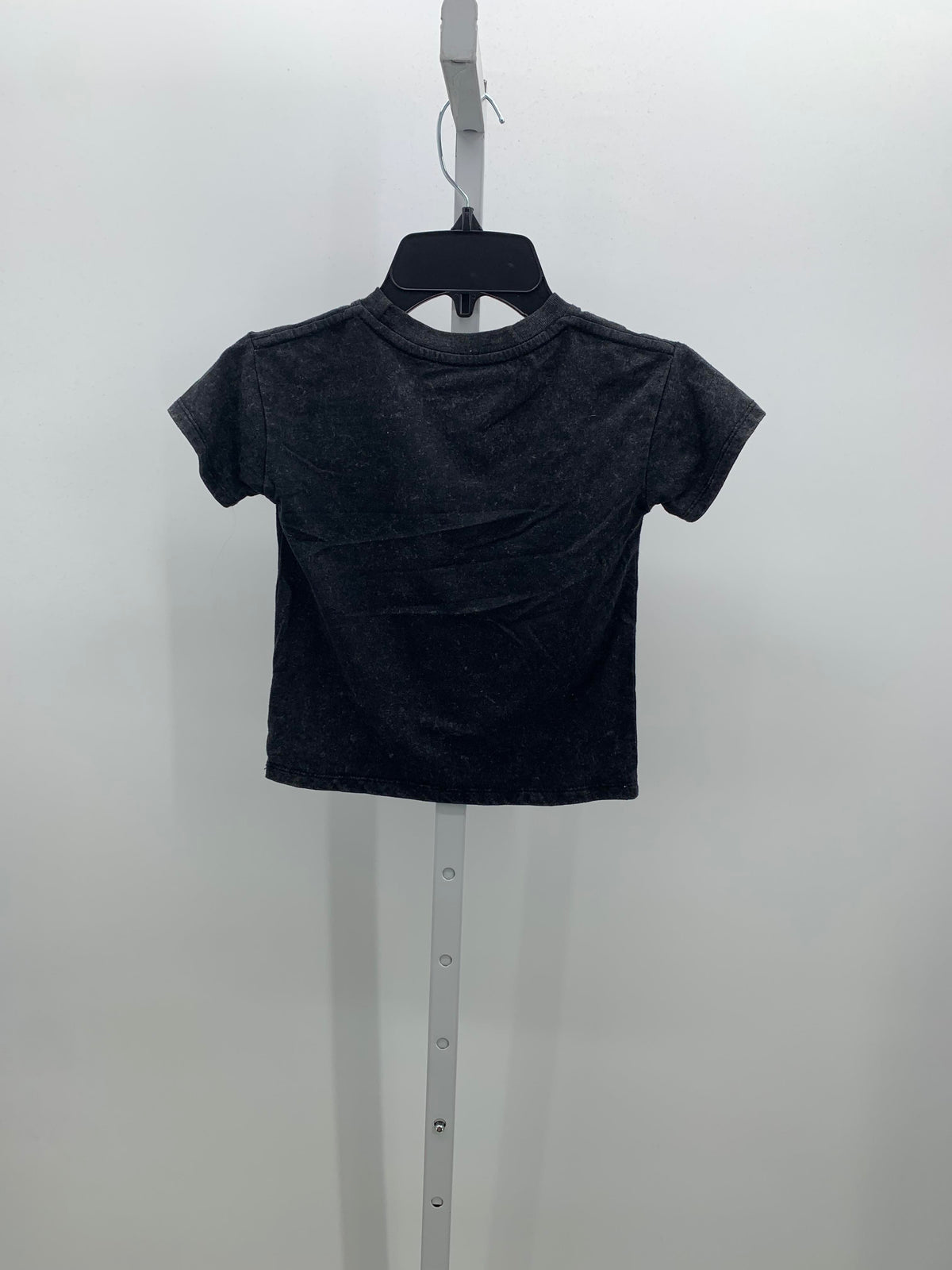 GRAPHIC KNIT TEE.