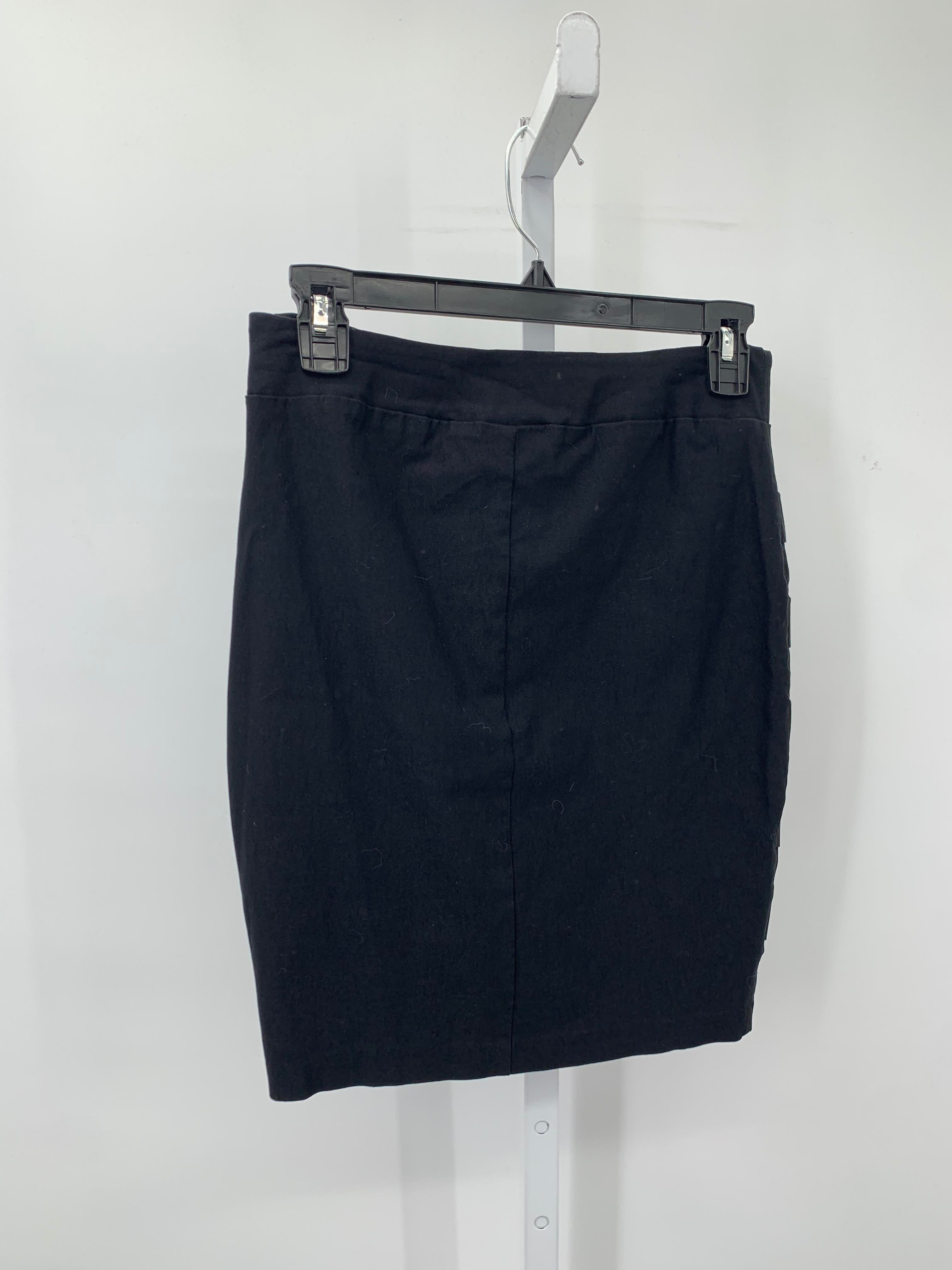 IZ Byer Size Large Juniors Skirt