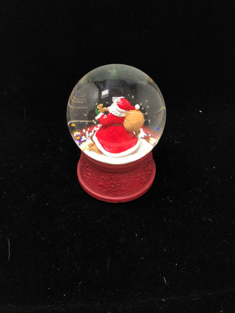 SANTA W/ REINDEER SNOW GLOBE RED BOTTOM.