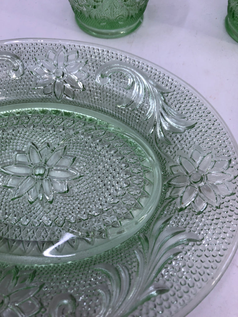 8PC GREEN GLASS SNACK SET: CUPS + PLATES.