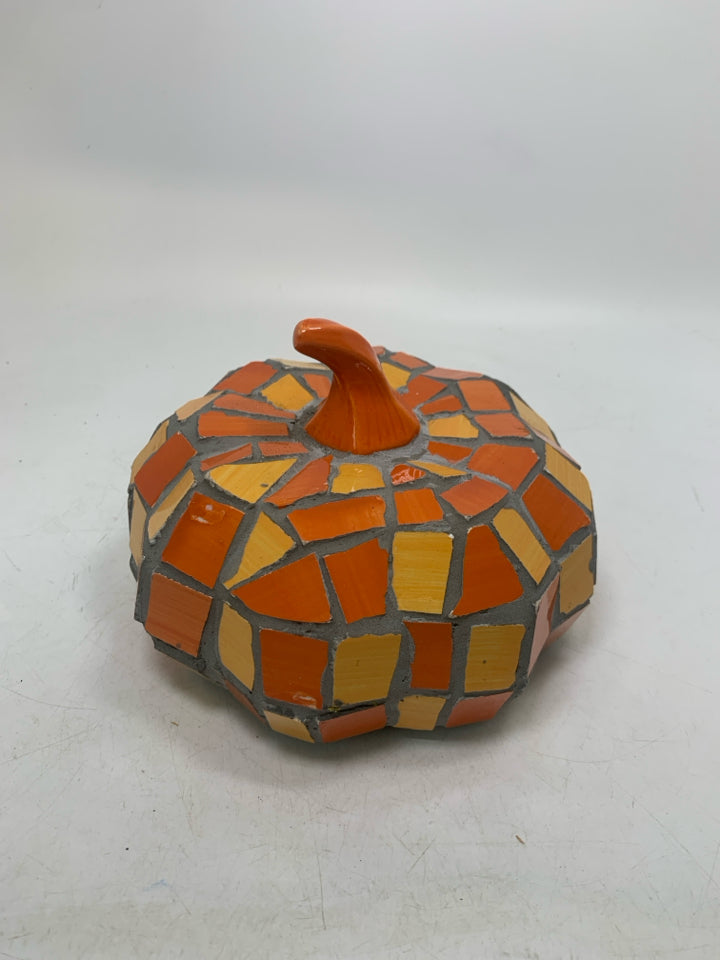 HEAVY ORANGE/YELLOW MOSAIC PUMPKIN.