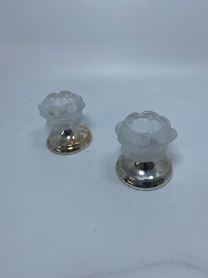2 METAL FOOTED BASE W/ FROSTED GLASS ROSES.