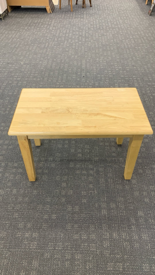 SOLID OAK KIDS TABLE/COFFEE TABLE.