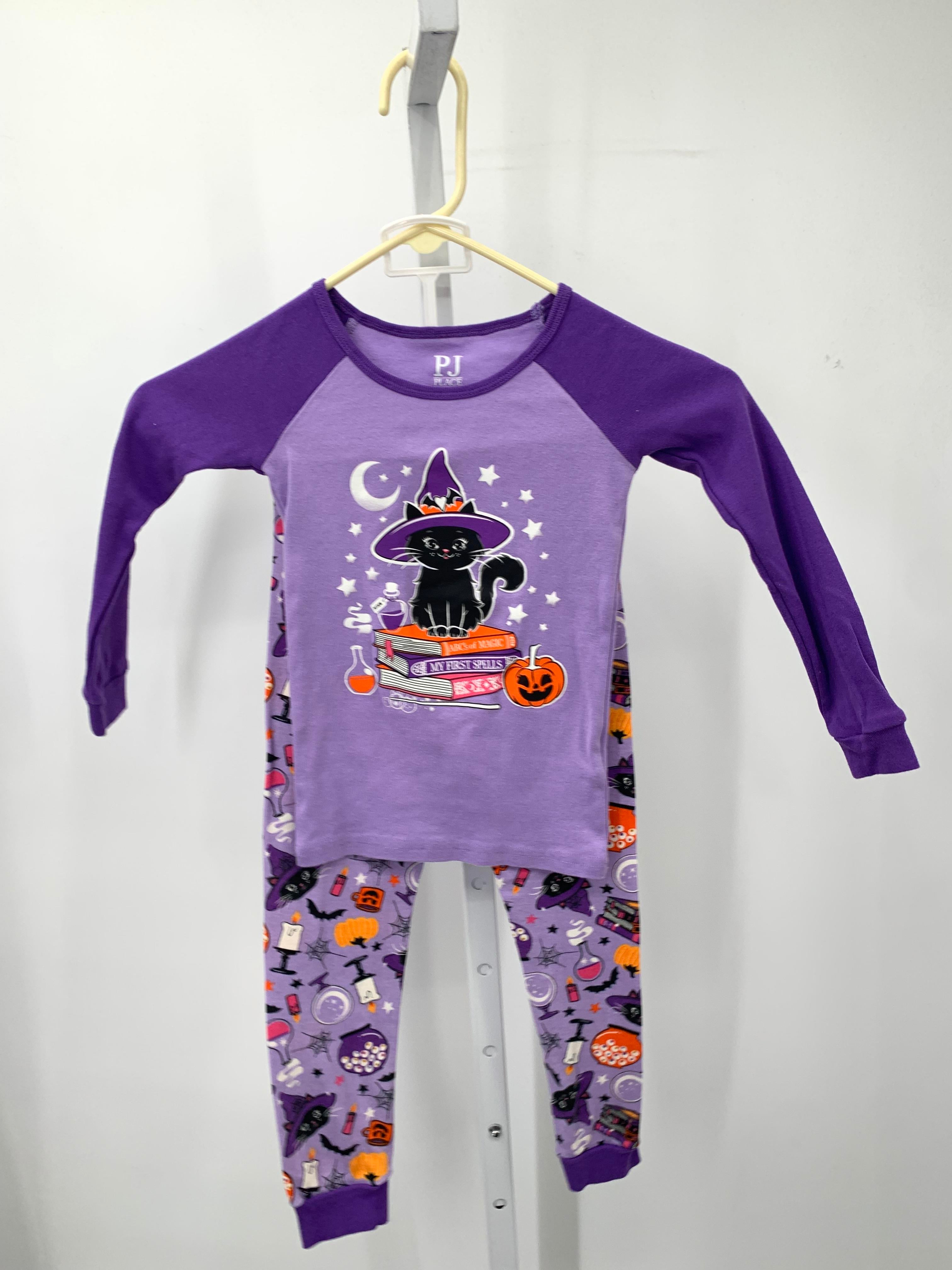 PAJAMAS BLACK CAT SPELLS.