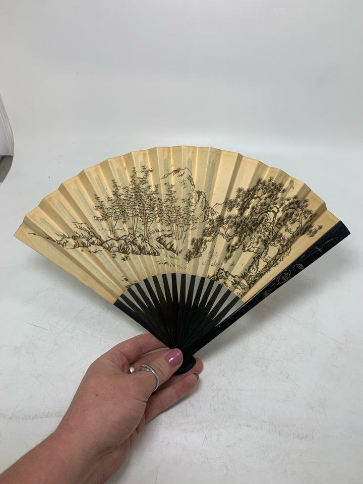 VTG ASIAN STYLE PAPER HAND FAN.