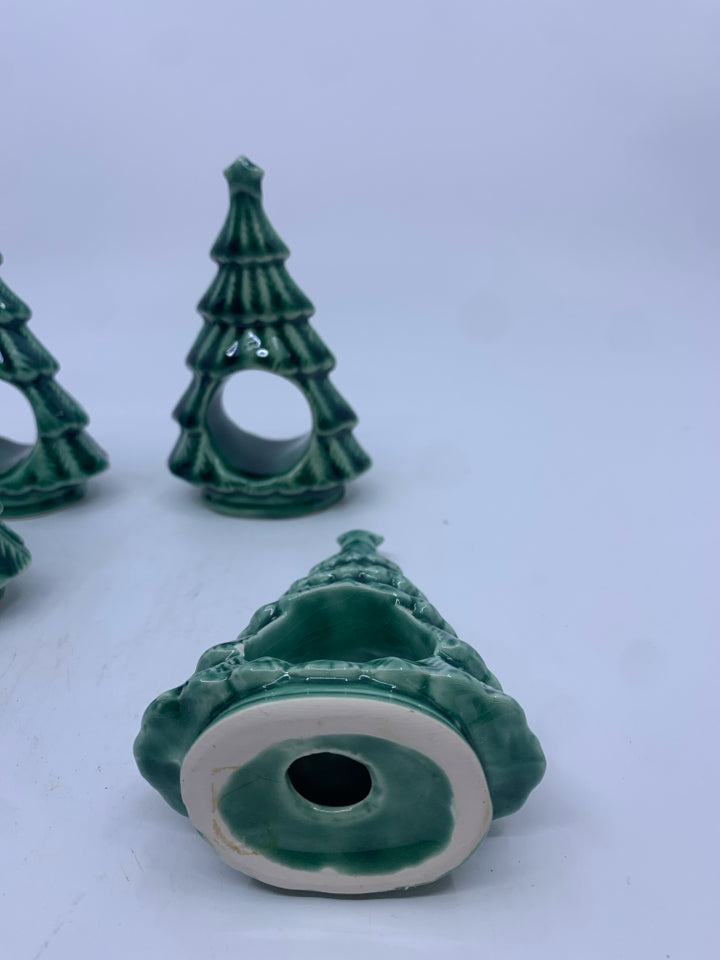 4 CERAMIC GREEN CHRISTMAS TREE NAPKIN RINGS.