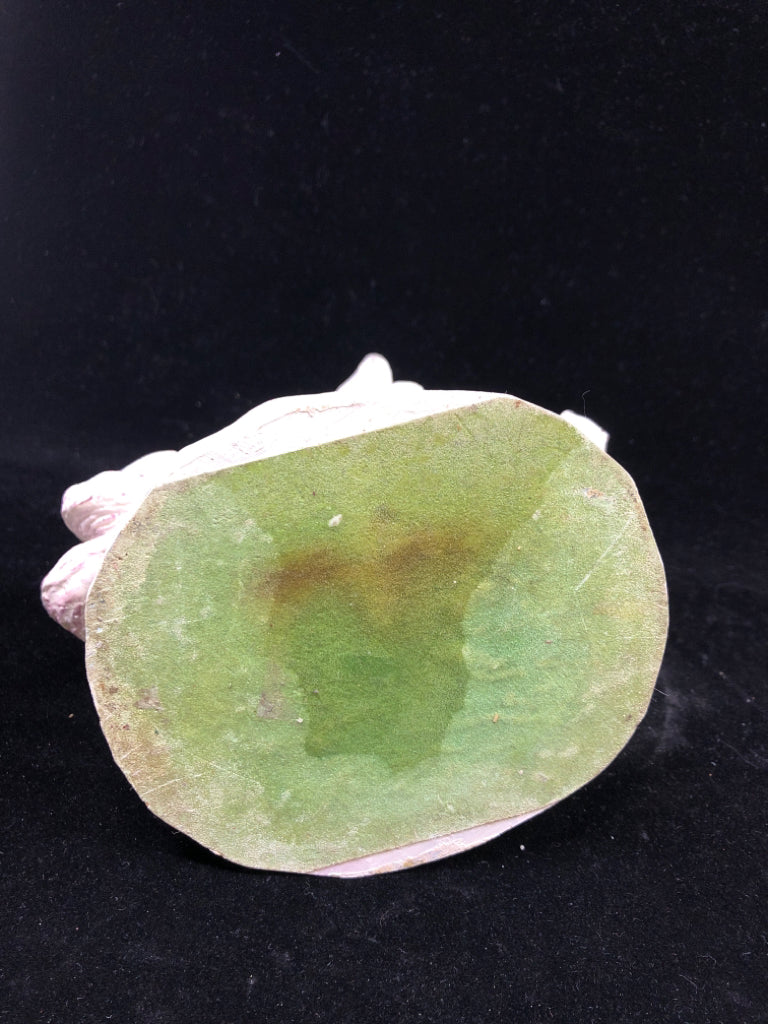 HEAVY WHITE RESIN HORSE.