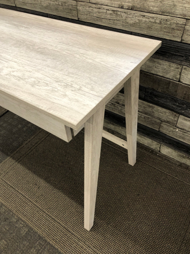 LIGHT GRAY WRITING DESK W/SINGLE DRAWER.