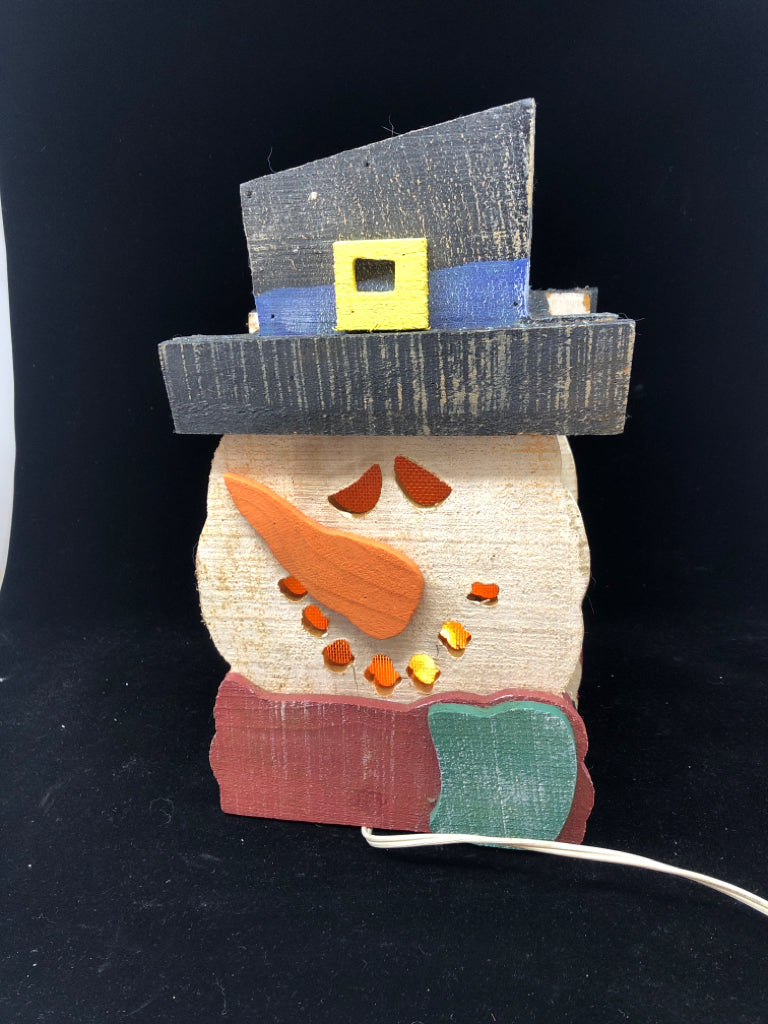 WOODEN LIGHT-UP SNOWMAN HEAD.