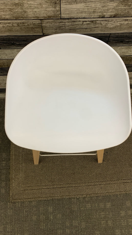 MID-CENTURY MODERN WHITE BAR STOOL W/OAK FRAME.