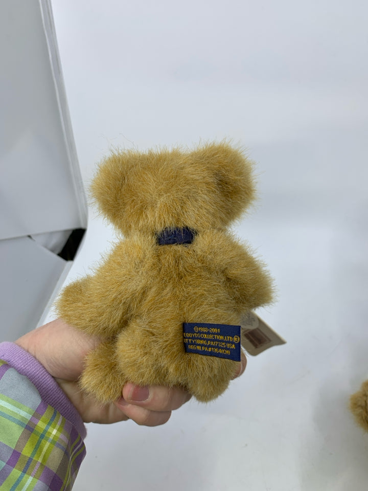 SMALL BOND BEAR W/ NAVY BLUE BOW BOYDS BEAR.