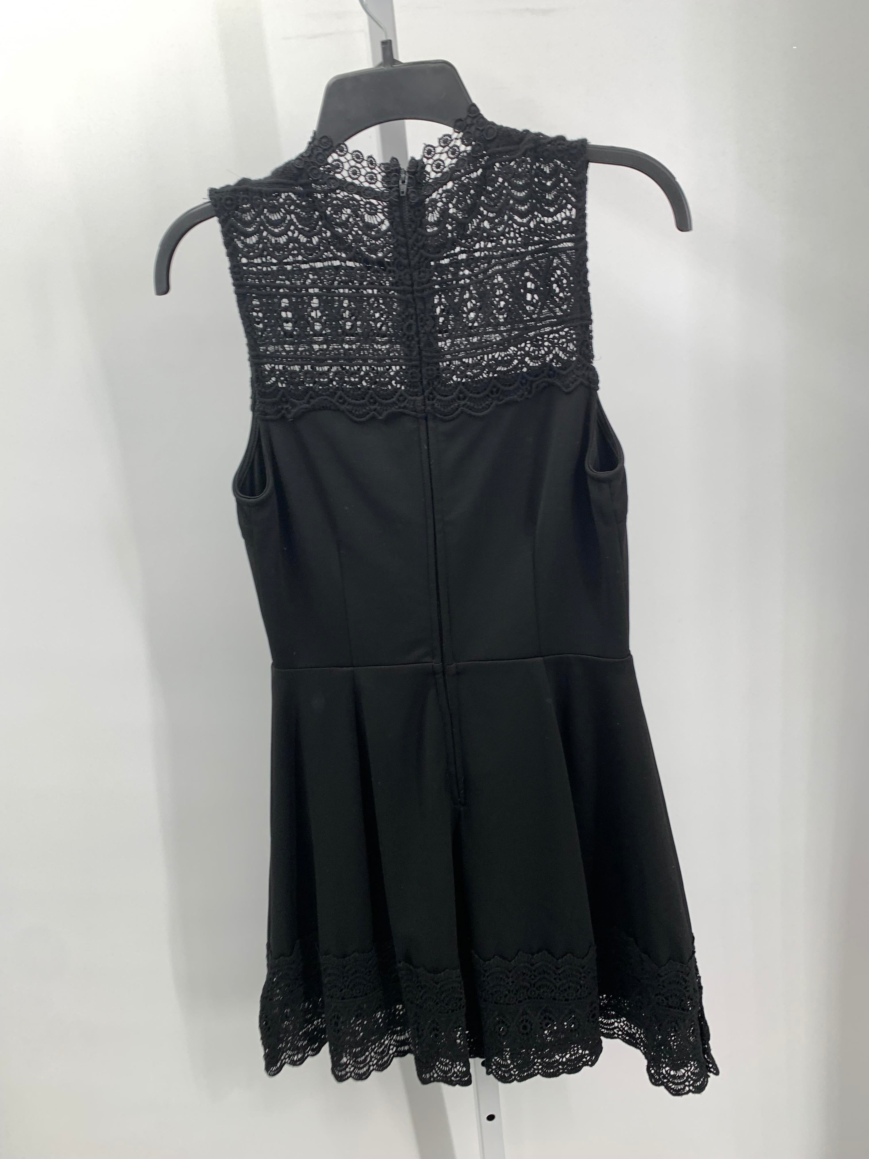 Size Small Misses Sleeveless Dress